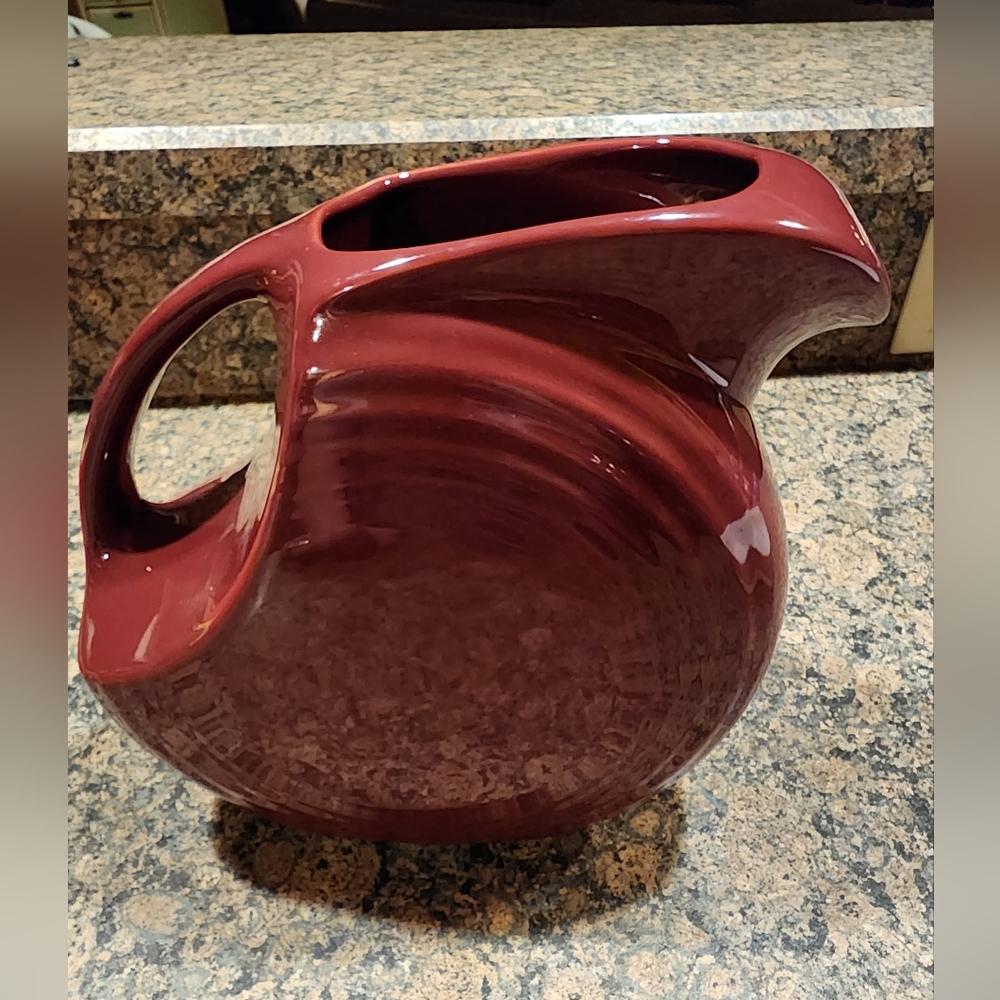 Fiesta Pitcher Large Disc 67 1/4oz, Cinnabar